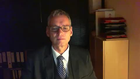 Snapshot of wetsuitedman chatting on October 18, 2025, 7:58 pm Franz online show from October 18, 2025, 7:58 pm