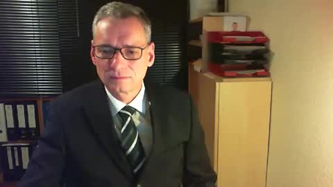 Snapshot of wetsuitedman chatting on December 2, 2025, 9:21 pm Franz online show from December 2, 2025, 9:21 pm