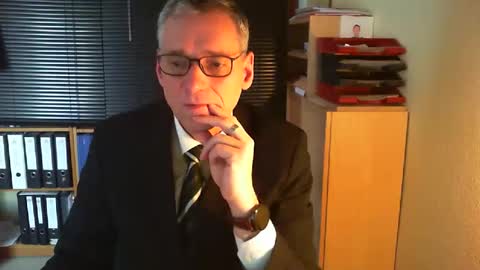 Snapshot of wetsuitedman chatting on December 21, 2025, 10:00 am Franz online show from December 21, 2025, 10:00 am