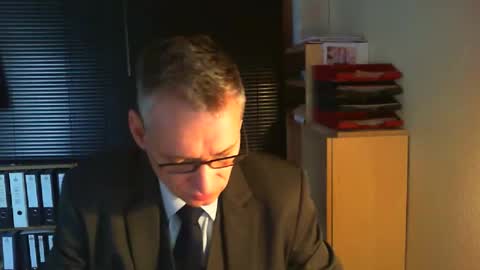 Snapshot of wetsuitedman chatting on March 1, 2026, 7:10 am Franz online show from March 1, 2026, 7:10 am