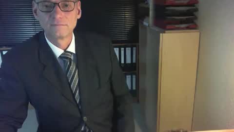 Snapshot of wetsuitedman chatting on March 30, 2026, 2:29 pm Franz online show from March 30, 2026, 2:29 pm