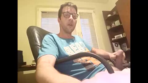 Snapshot of whatwouldyouliketosee chatting on September 23, 2025, 4:15 am stoffy online show from September 23, 2025, 4:15 am