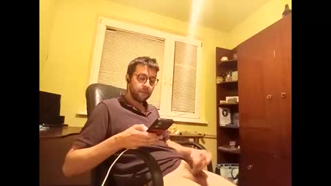 Snapshot of whatwouldyouliketosee chatting on October 3, 2025, 10:29 pm stoffy online show from October 3, 2025, 10:29 pm