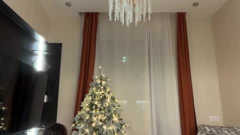 Mia  Please help me to reach 100 thumps up online show from December 15, 2025, 10:36 pm