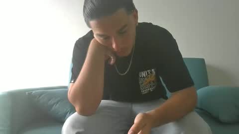 whiiteprince online show from December 17, 2024, 8:34 am