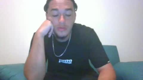 whiiteprince online show from December 18, 2024, 5:52 pm