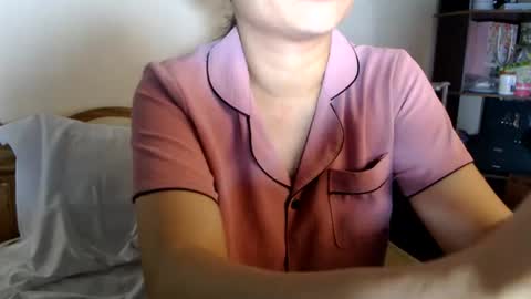 Snapshot of whisperinrain chatting on June 20, 2026, 5:49 pm whisperinrain online show from June 20, 2026, 5:49 pm