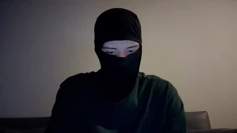 whispero_o online show from October 30, 2025, 7:54 am