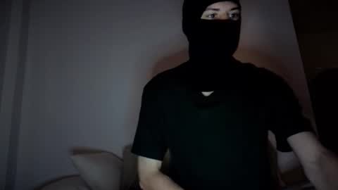 whispero_o online show from November 4, 2025, 4:11 am