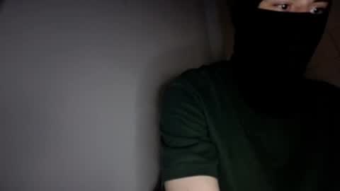 whispero_o online show from November 16, 2025, 6:57 pm