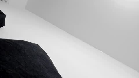 Bella online show from January 12, 2026, 1:27 pm