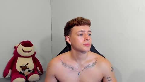 Snapshot of white_jacob chatting on December 3, 2024, 4:03 am Camilo R online show from December 3, 2024, 4:03 am