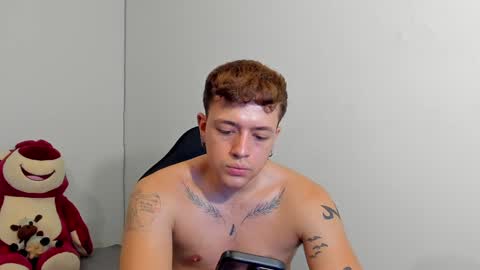 Snapshot of white_jacob chatting on December 4, 2024, 2:09 am Camilo R online show from December 4, 2024, 2:09 am