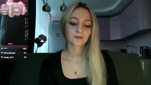 Lina online show from September 11, 2025, 4:18 pm