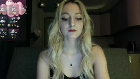 Lina online show from September 12, 2025, 10:10 pm
