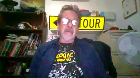 Snapshot of whiteboomer chatting on April 8, 2026, 12:27 pm whiteboomer online show from April 8, 2026, 12:27 pm