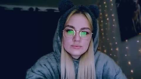 whitehex666 online show from January 18, 2026, 6:55 pm