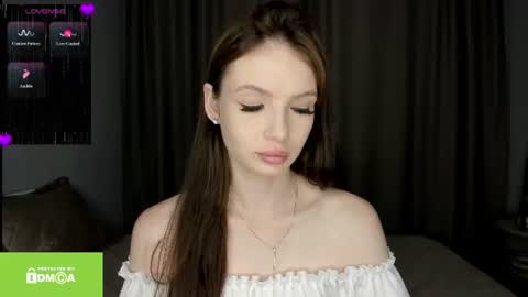 whitelillian online show from July 7, 2026, 5:10 am