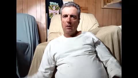 Snapshot of whitelion67 chatting on November 10, 2025, 6:07 pm whitelion67 online show from November 10, 2025, 6:07 pm