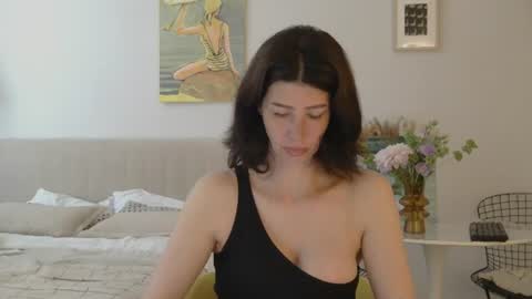 White Queen online show from June 22, 2026, 6:21 am
