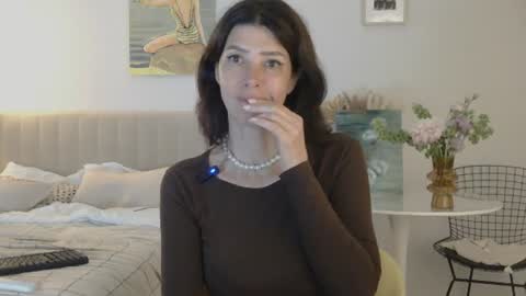 White Queen online show from June 22, 2026, 6:27 pm