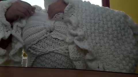 Snapshot of whitesweater chatting on October 21, 2025, 6:03 am whitesweater online show from October 21, 2025, 6:03 am