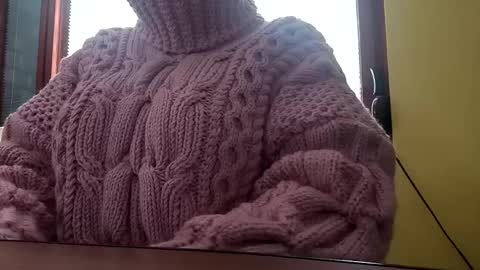 Snapshot of whitesweater chatting on October 22, 2025, 7:19 am whitesweater online show from October 22, 2025, 7:19 am