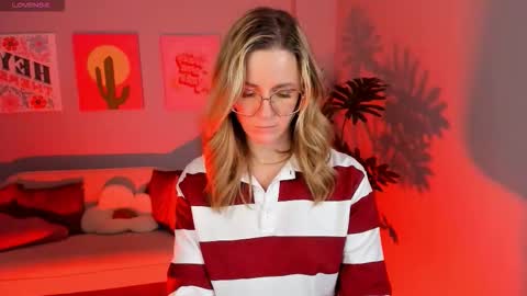 Snapshot of whitneypunnch chatting on February 13, 2026, 3:30 pm whitneypunnch online show from February 13, 2026, 3:30 pm