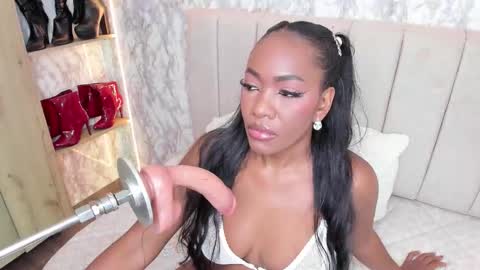 whitneyyfox online show from September 25, 2025, 12:25 am