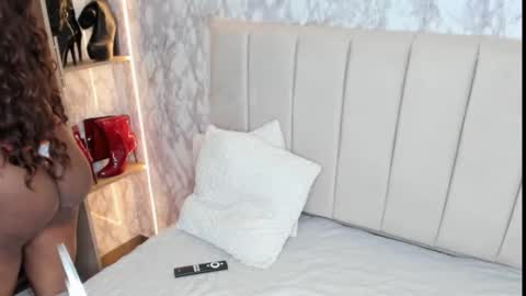 whitneyyfox online show from November 2, 2025, 11:29 pm