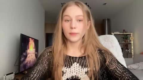 Alisa online show from September 12, 2025, 7:41 am