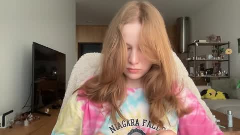 Alisa online show from May 12, 2026, 7:49 am