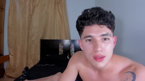 whos_he online show from November 30, 2025, 12:58 am