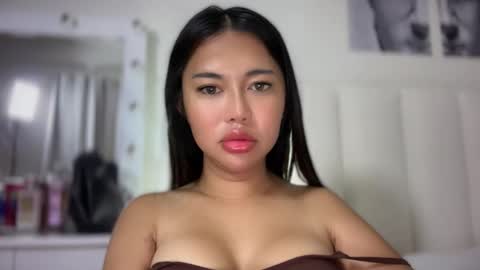 Snapshot of whoss_sofia chatting on March 4, 2026, 7:47 am Sofia online show from March 4, 2026, 7:47 am