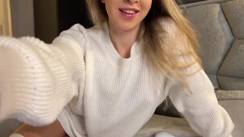 Snapshot of why_____not chatting on December 20, 2024, 6:13 pm Alice online show from December 20, 2024, 6:13 pm