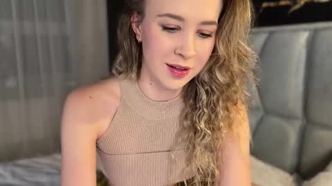 Snapshot of why_____not chatting on February 25, 2025, 6:53 pm Alice online show from February 25, 2025, 6:53 pm