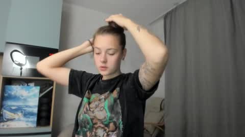 Snapshot of why_again_me chatting on September 13, 2025, 6:51 pm Veronica online show from September 13, 2025, 6:51 pm