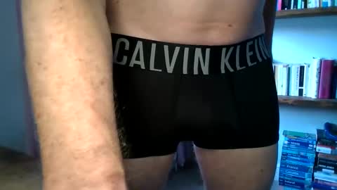 Snapshot of wibble34 chatting on December 30, 2024, 12:52 pm wibble34 online show from December 30, 2024, 12:52 pm