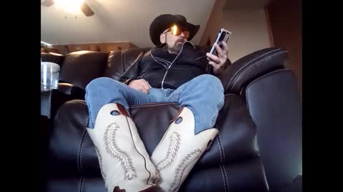 wibootdude online show from December 3, 2024, 7:44 pm