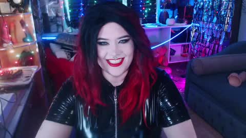 Laura  online show from January 19, 2025, 11:12 am