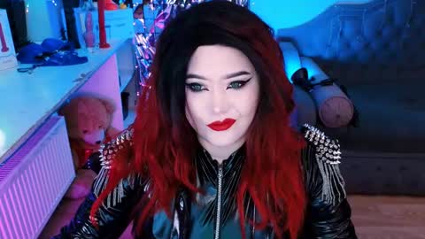 Laura  online show from February 17, 2025, 4:31 am