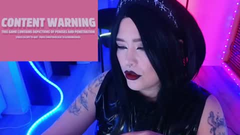 Snapshot of wickedxqueen chatting on July 1, 2026, 9:25 pm Laura online show from July 1, 2026, 9:25 pm