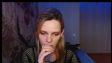 Snapshot of wicky_hey chatting on November 25, 2025, 7:47 pm Victoria online show from November 25, 2025, 7:47 pm