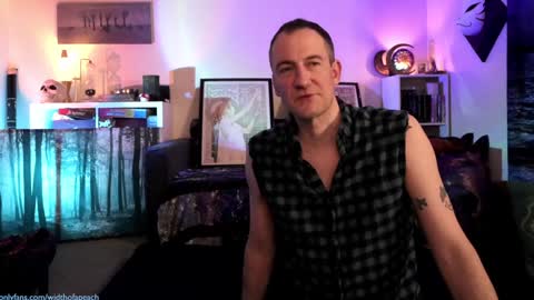 Snapshot of widthofapeach chatting on January 3, 2025, 1:36 pm Gretchen Jimmy online show from January 3, 2025, 1:36 pm