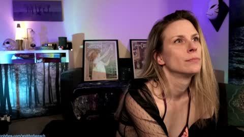 Snapshot of widthofapeach chatting on January 18, 2025, 2:03 am Gretchen Jimmy online show from January 18, 2025, 2:03 am
