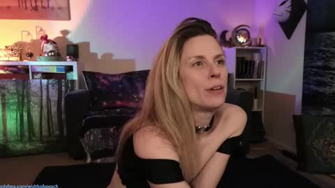 Snapshot of widthofapeach chatting on March 11, 2025, 3:48 am Gretchen Jimmy online show from March 11, 2025, 3:48 am