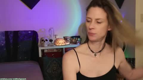 Gretchen  Jimmy online show from October 13, 2025, 2:33 am