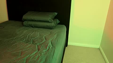 Wifeyandhubbyfuck online show from March 21, 2026, 12:43 pm