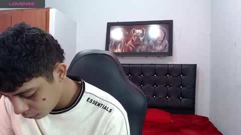 wiilliam online show from February 3, 2025, 4:41 pm