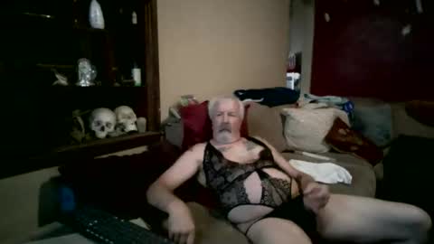 wild69erus1 online show from April 15, 2026, 5:09 pm